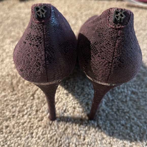 DKNY purple heels - Picture 4 of 8